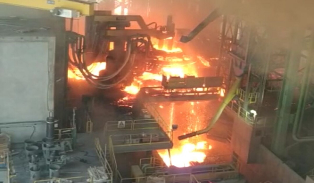 مدیر اجرایی کارخانه فولاد دزفول:آتش‌سوزی در روند تولید کارخانه فولاد طبیعی است