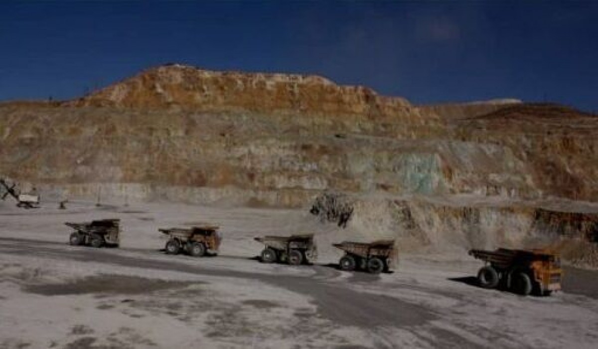 استخراج 1میلیاردو نیم تن خاک از معدن مجتمع مس سرچشمه