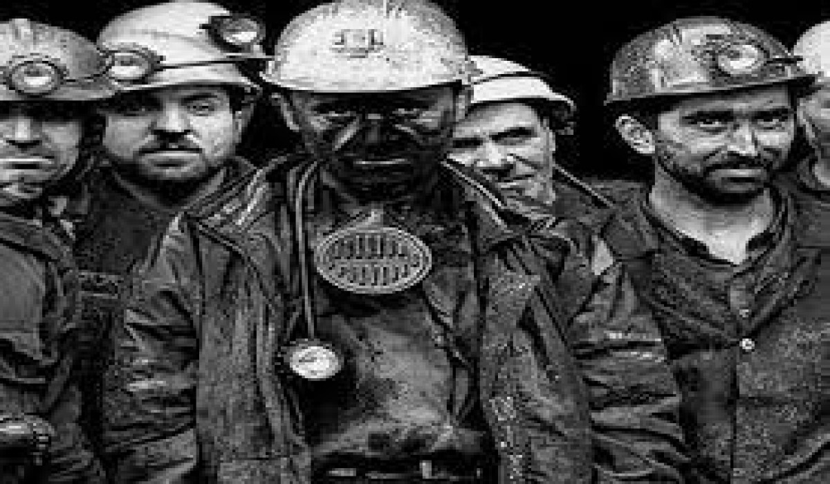 کارگران معدن گلندرود:به مشکلاتمون رسیدگی کنید
