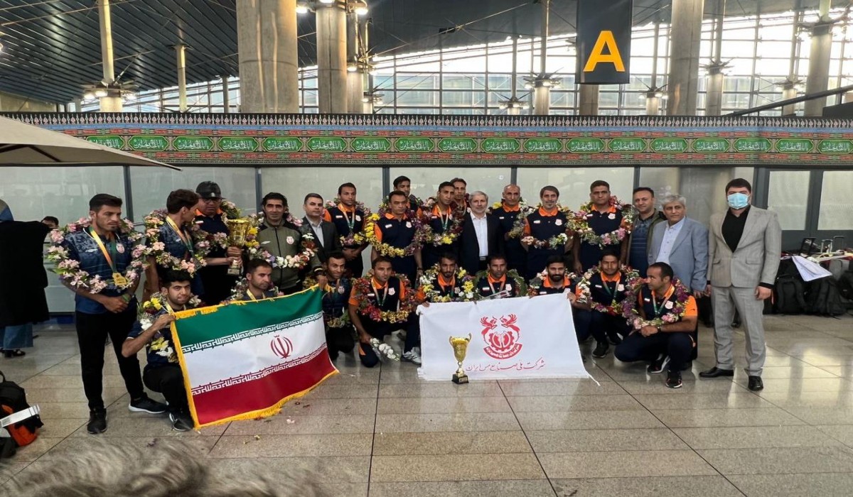 صبح امروز انجام شد مراسم استقبال از ورزشکاران شرکت مس در فرودگاه بین‌المللی امام خمینی